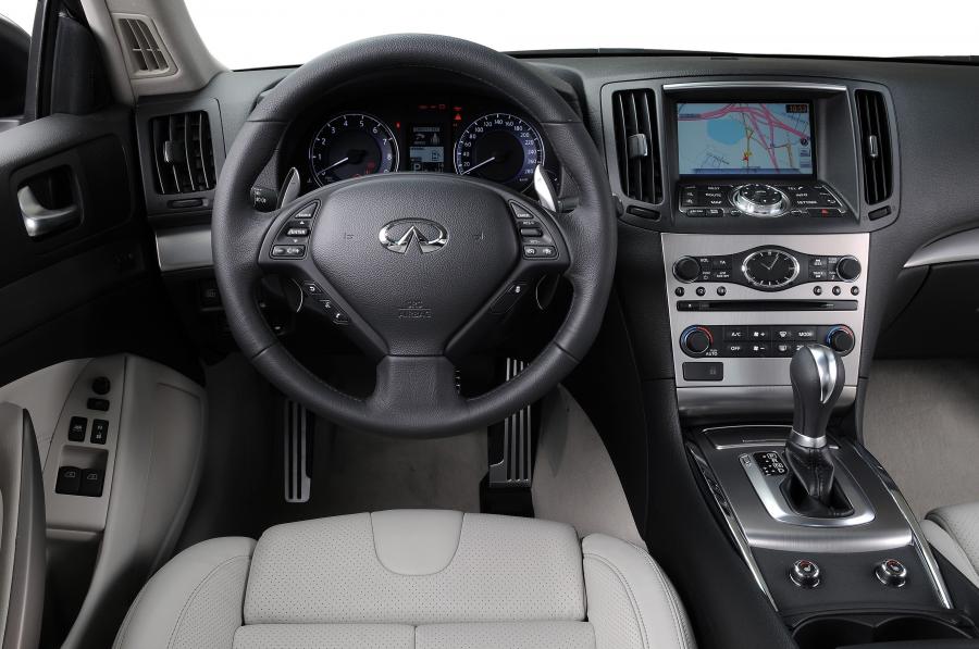  Infiniti G cabriolet 2011 года  (фото 8 из 11)